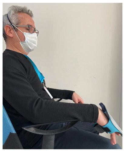 Acute Effect of Transcutaneous Auricular Vagus Nerve Stimulation on Hand Tremor in Parkinson's Disease: A Pilot Study of Case Series